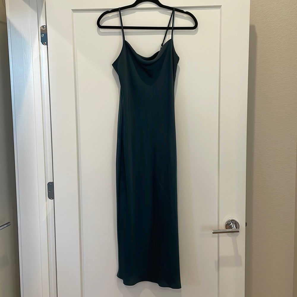 Banana Republic women’s size 0 emerald green silk slip dress
